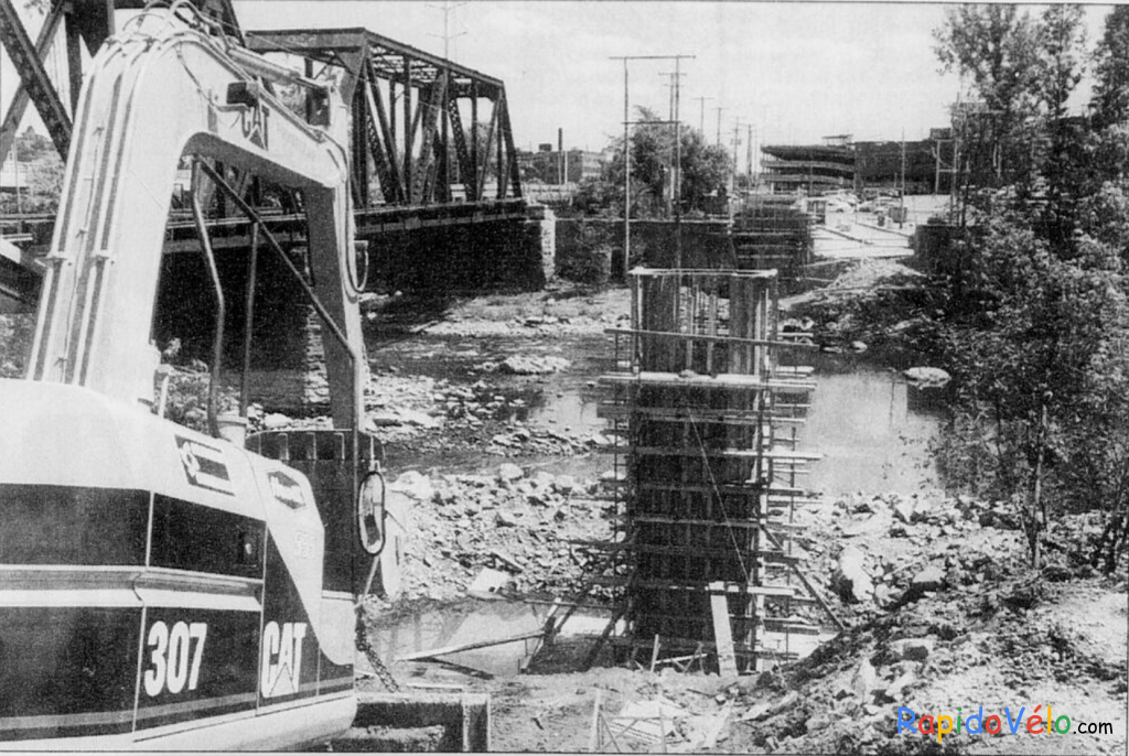 1997-06-21 Construction De La Passerelle Rivière Magog À #Sherbrooke #Histoire
