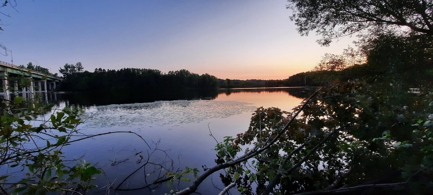 Aube Du 15 Août 2021 5H48 (Vue K1) Pont Jacques Cartier De Sherbrooke Et Rivière Magog