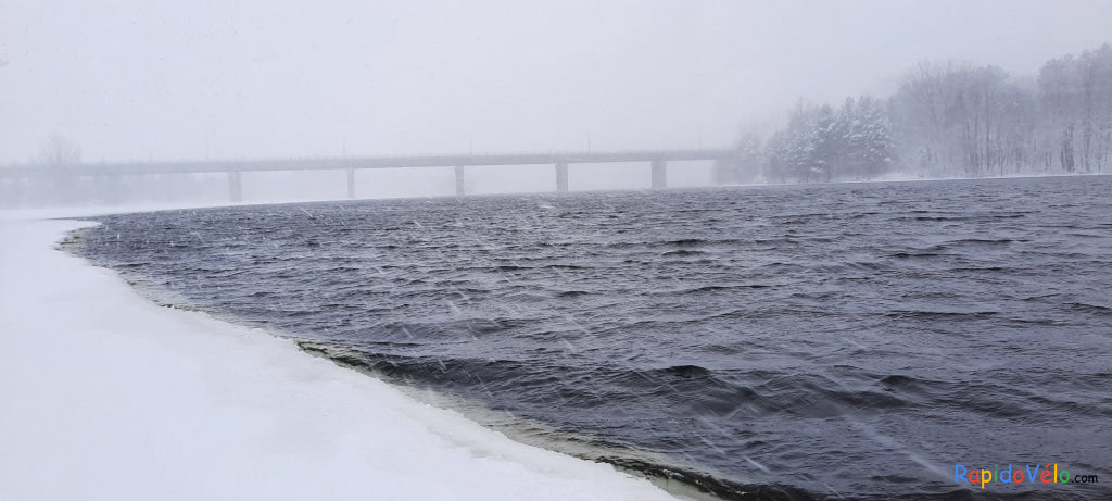 12 Mars 2022 - Le Pont Noir Et Le Jacques Cartier De Sherbrooke Sous La Neige (Vue 1)