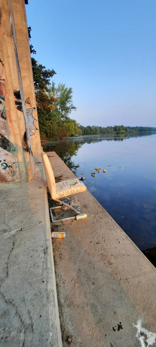 Trouve La Chaise Et Les Déchets Du 21 Août 2021 (Vue Spo) 6H37 Pont Jacques Cartier De Sherbrooke