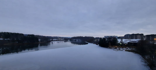 La Glace 2021-11-30 6:54 Rivière Magog À Sherbrooke (Vue Sure) 2 Photos