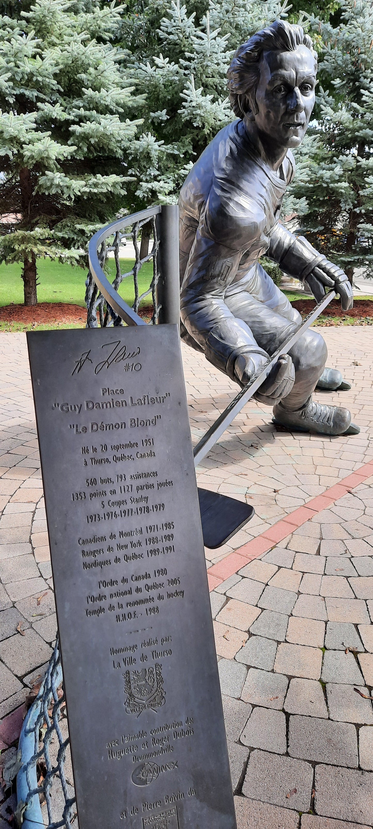 David Devant L’hotel De Ville Thurso Avec Guy Lafleur