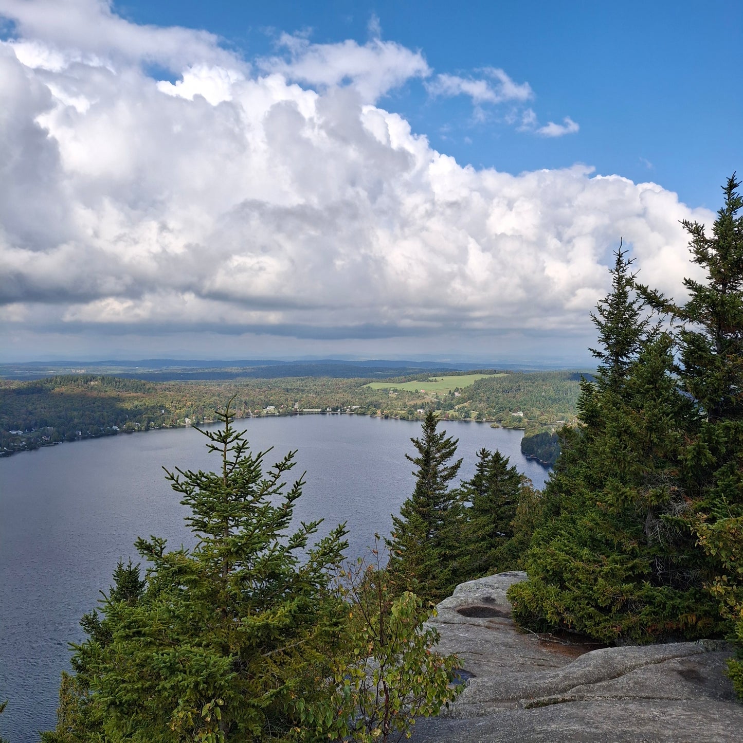 Repėre Géodésique