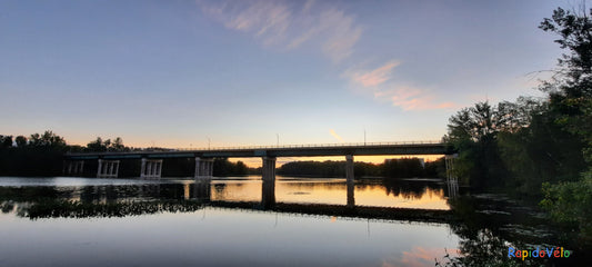 Aube Du 11 Septembre 2021 6H19 (Vue T1) Rivière Magog Sherbrooke. Pont Jacques Cartier