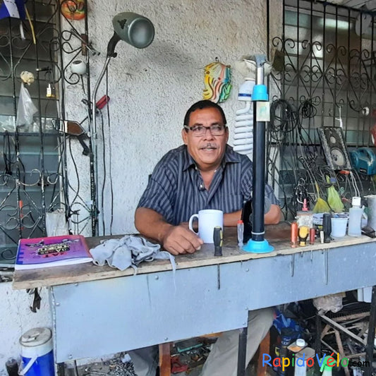 Augusto (San Juan Del Sur Nicaragua) Réparation De Cellulaire