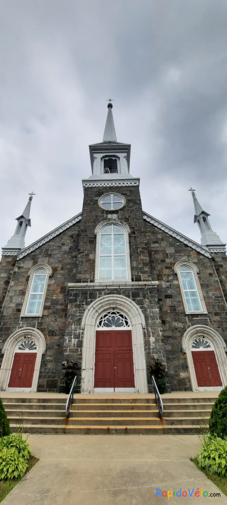 Église St-Médard (Cliquez Pour Voir L’histoire)