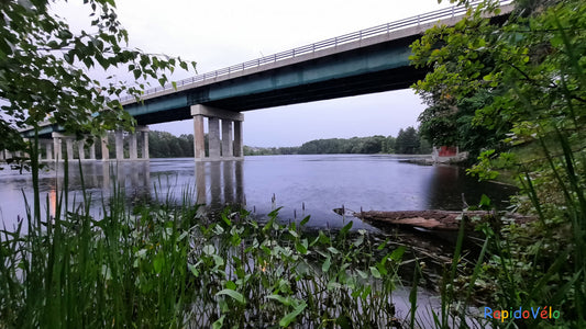 La Pluie Près Du Pont Jacques Cartier De Sherbrooke Et Rivière Magog 25 Juillet 2021  (Vue K1) 5H39