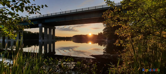Trouve Le Soleil Du 15 Août 2021 6H15 (Vue K1)  Pont Jacques Cartier De Sherbrooke Et Rivière Magog