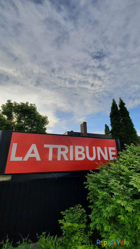 Trouve Le Trapèze De La Tribune Sherbrooke Au 1950 Rue Roy (Ciel Bleu Du 30 Mai 2021)